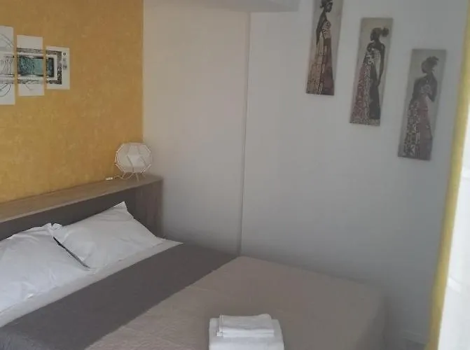 アパート Black Sea ナボダリ